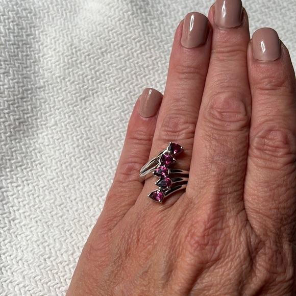 Beautiful Orlisa Rhodolite Garnet Ring - Picture 2 of 5